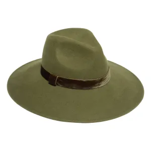 Emmanuelle in Olive