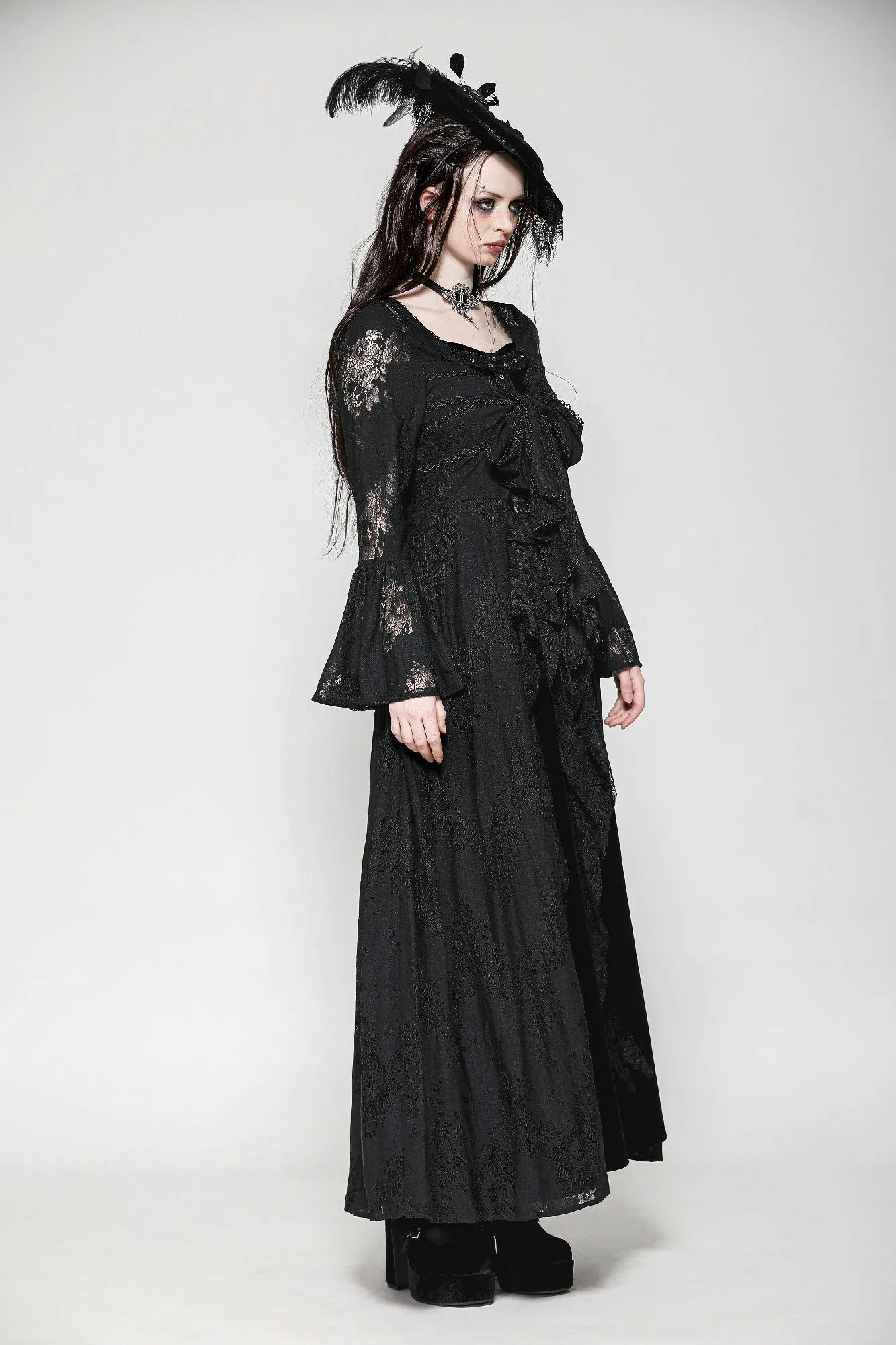 Gothic Lace Trimmed Elegant Long Robe JW274
