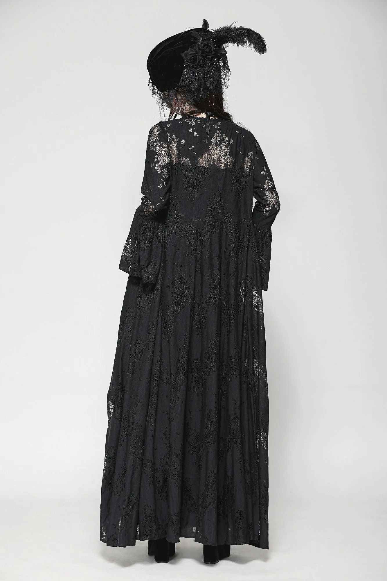 Gothic Lace Trimmed Elegant Long Robe JW274