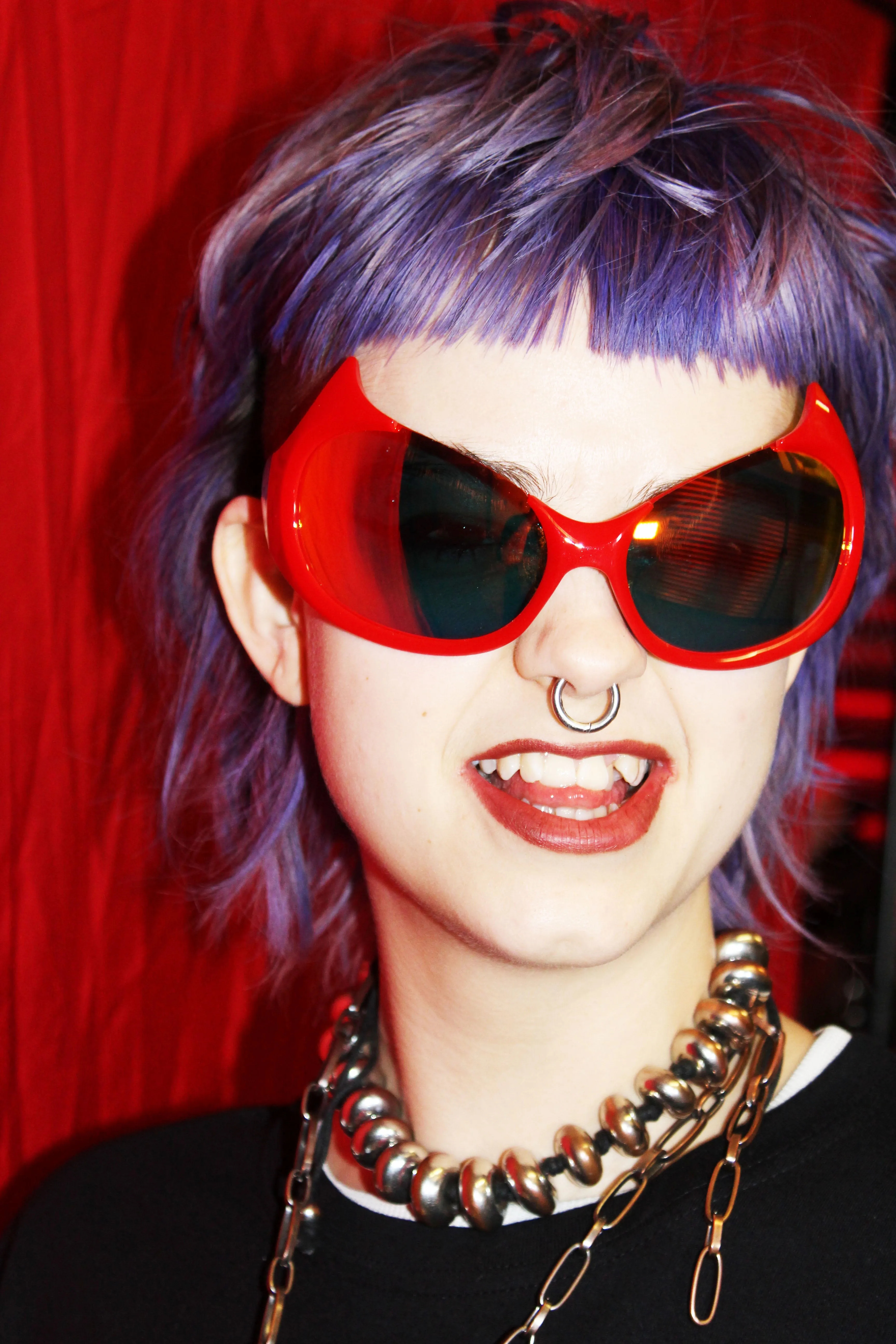 "DEVELISH" RED OVERSIZED SUNGLASSES WITH DEVIL HORNS AND MIRRORED LENSES