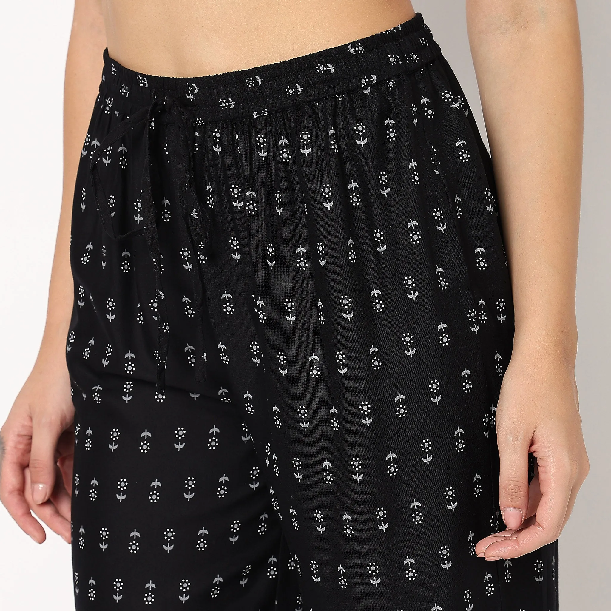 Regular Fit Floral Mid Rise Lounge Palazzos
