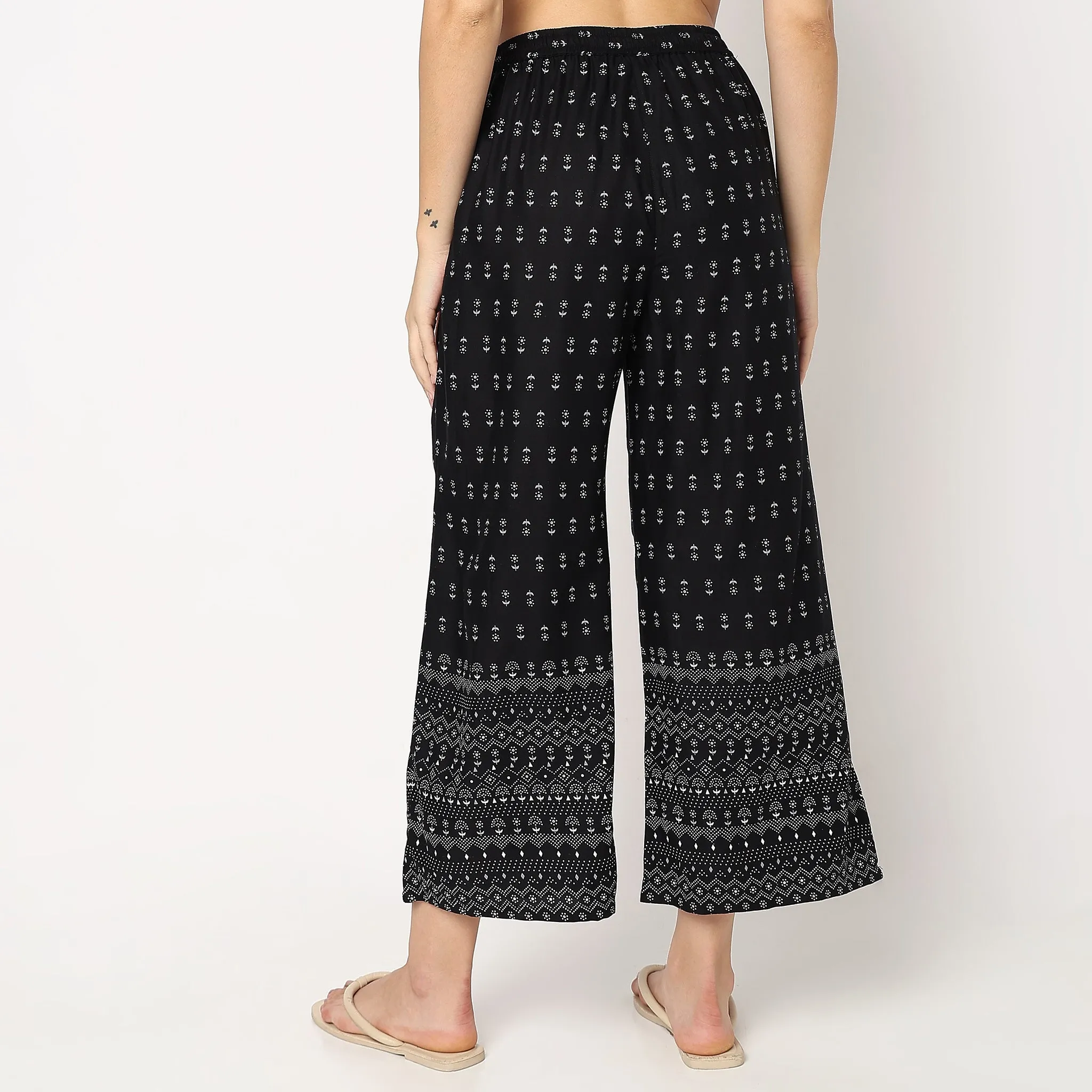 Regular Fit Floral Mid Rise Lounge Palazzos