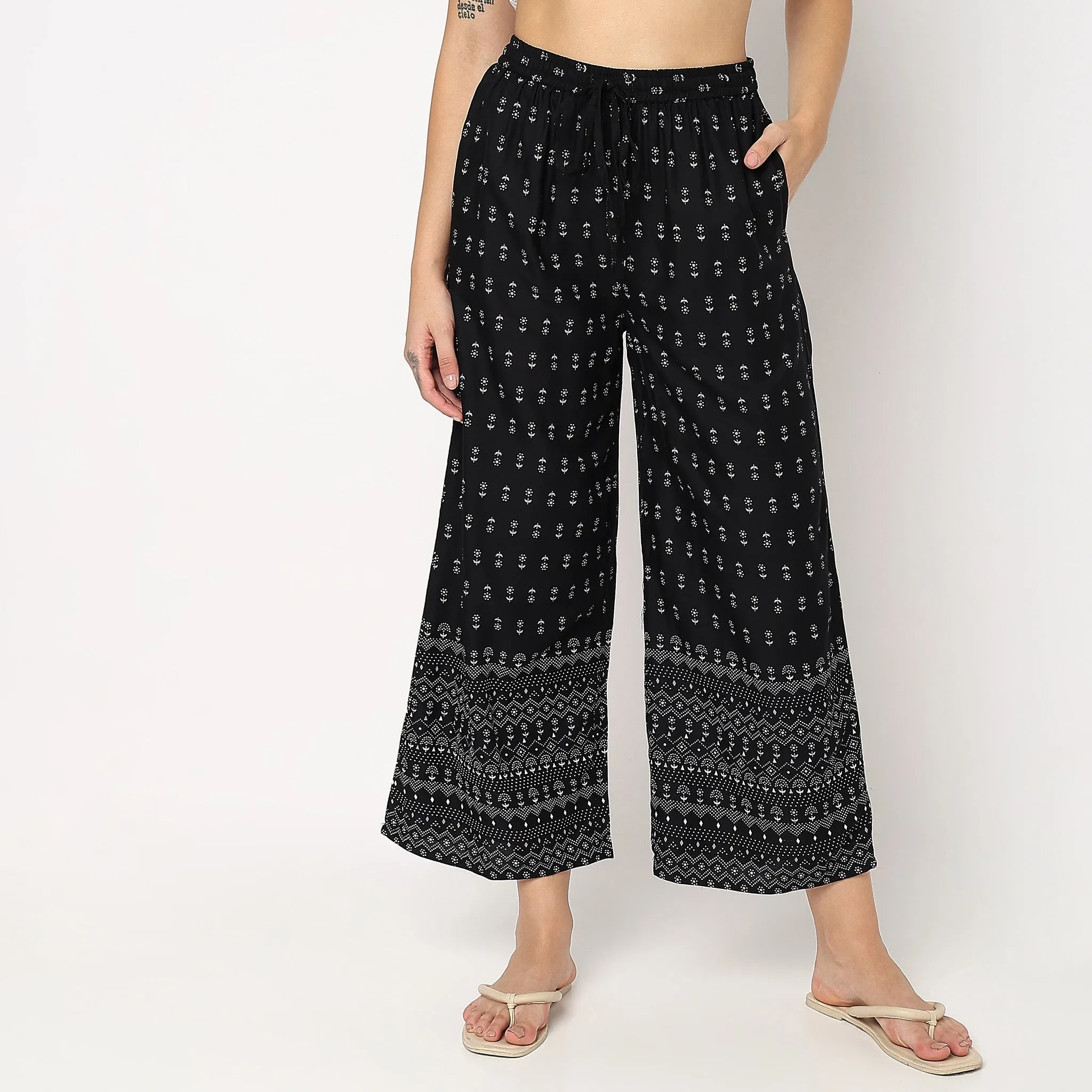 Regular Fit Floral Mid Rise Lounge Palazzos
